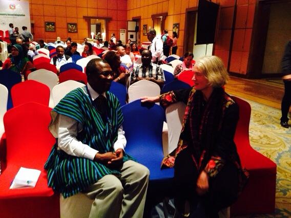 Mamadou Honadia from Burkina Faso talking to Camilla Toulmin from UK at CBA8 #CBA8 http://t.co/AMHiPpydpK