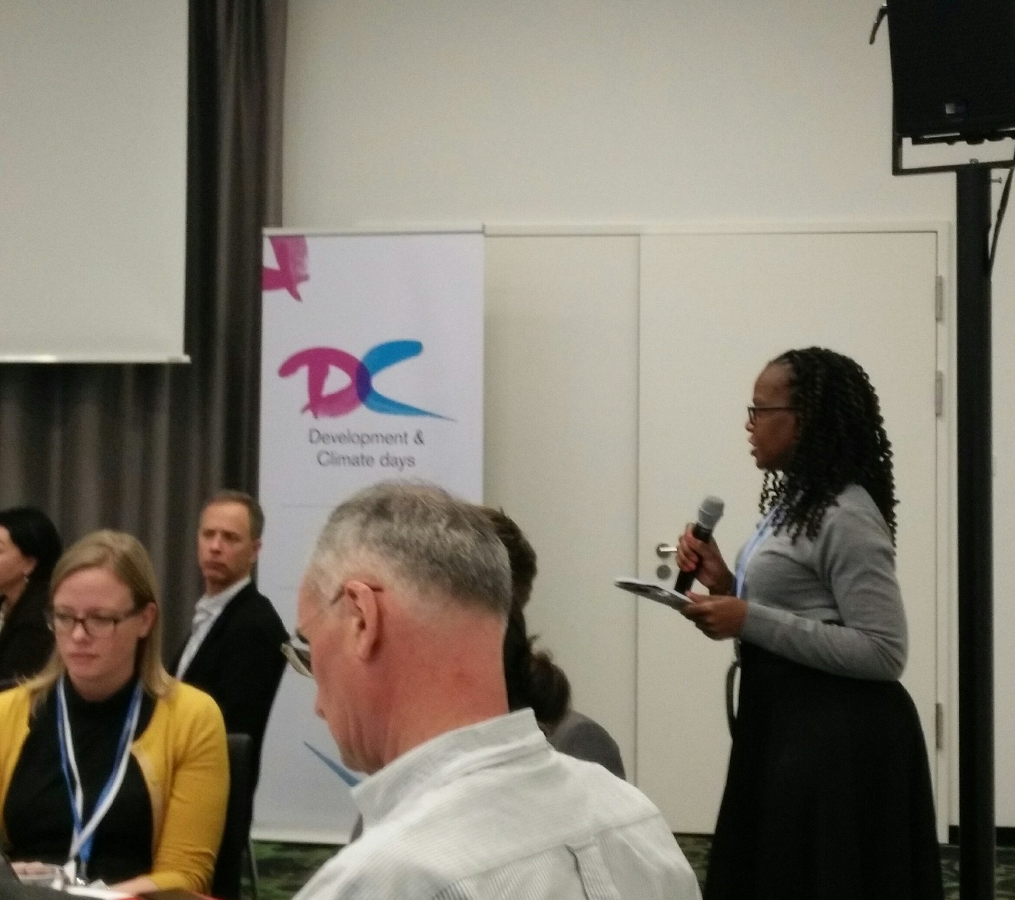 #DCdays17 business and resilience session highlights that  climate change is leading to displacement of raw materials in the supply chain #COP23 https://t.co/khSOURZ5AA